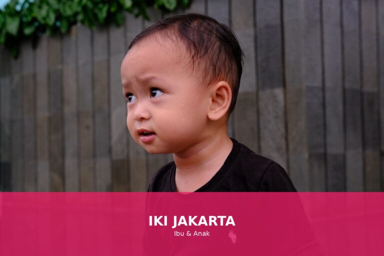 Anak tidur nyenyak di malam hari, lingkungan tidur yang nyaman dan tenang.