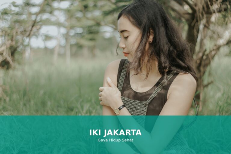 Gambar perempuan dengan kulit sehat dan glowing