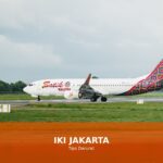 Ilustrasi seseorang yang mengalami sakit kepala dan cara menanganinya