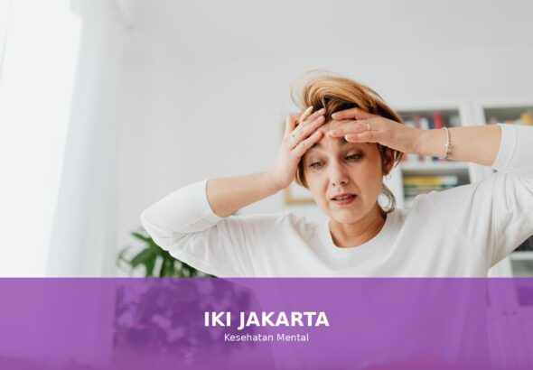 Gambar orang yang tampak stres dan cemas, mewakili kecemasan yang bisa dialami banyak orang.