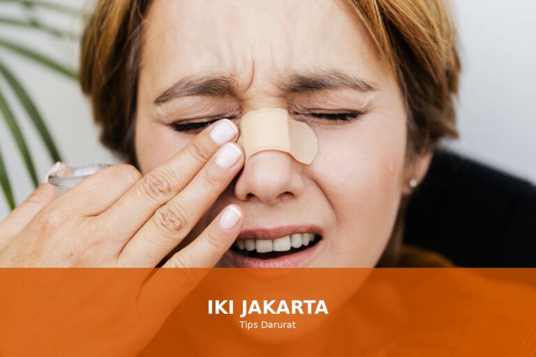 Ilustrasi cara mengatasi pendarahan hidung secara darurat