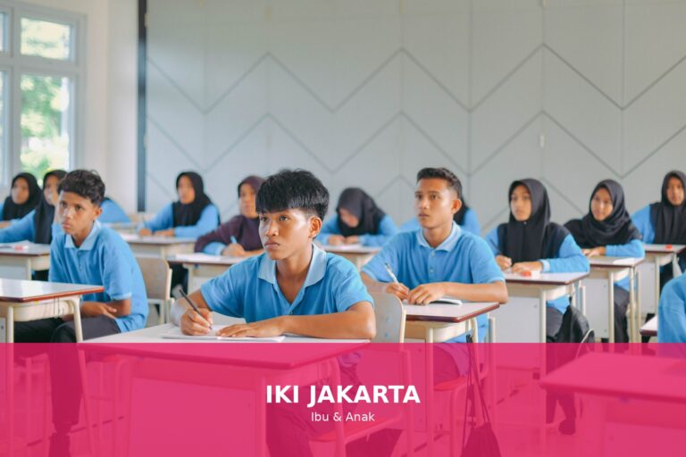 Gambar anak di sekolah, belajar dan bersosialisasi
