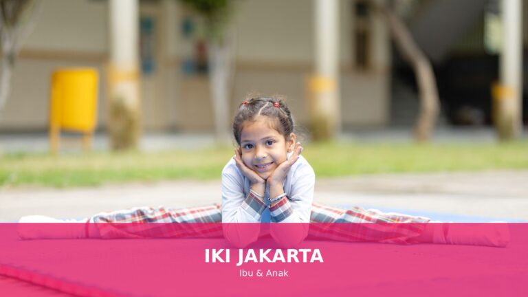 Anak bermain dengan kebiasaan sehat