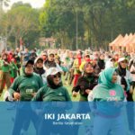 Ilustrasi tentang kesehatan sendi, menunjukkan orang yang aktif bergerak dan berolahraga