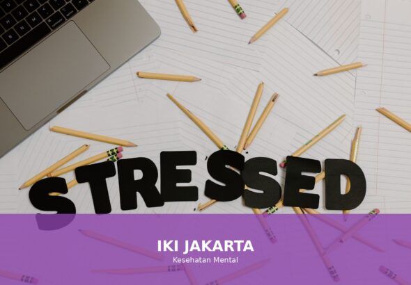 Ilustrasi orang yang merasa stres dengan latar belakang alam yang menenangkan