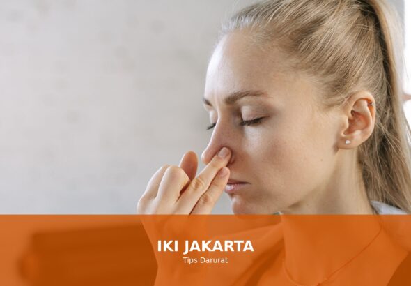 Ilustrasi cara mengatasi mimisan secara darurat